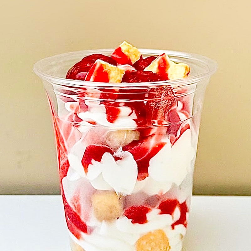 いちごチーズパフェ